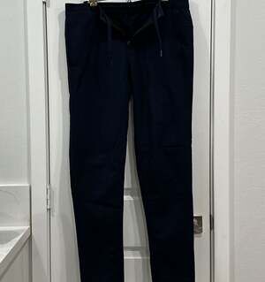 Lululemon On The Fly Pant " Woven Navy Blue”
Size 34x30